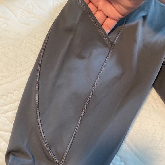 (2) LuLuLemon Leggings - Picture 3 of 4